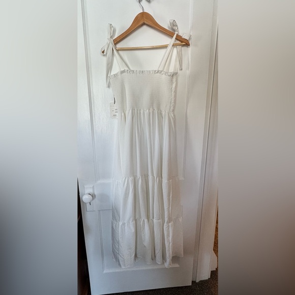 White Tiered Ruffled Elegant Maxi Dress - Picture 8 of 16